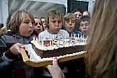 Fotoateliér Seidel přivítal padesátou školní třídu dortem se svíčkami, 14. dubna 2011